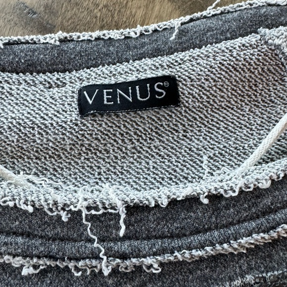 Fun sparkly oversized shirt - Picture 2 of 3